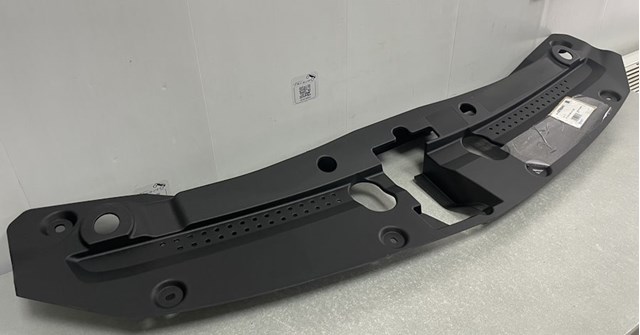 Nakładka panelu przedniego (osłony chłodnicy) górna General Motors 42785960 cena, od 197,15 USD
