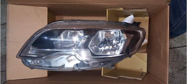 Reflektor lewy 9817298380 Peugeot/Citroen