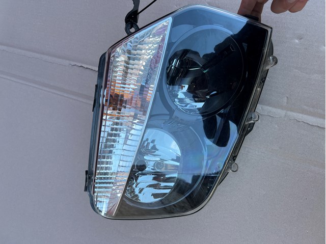 Reflektor prawy 260101891R Renault (RVI)