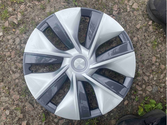  Kołpak do obręczy koła Tesla Model 3 