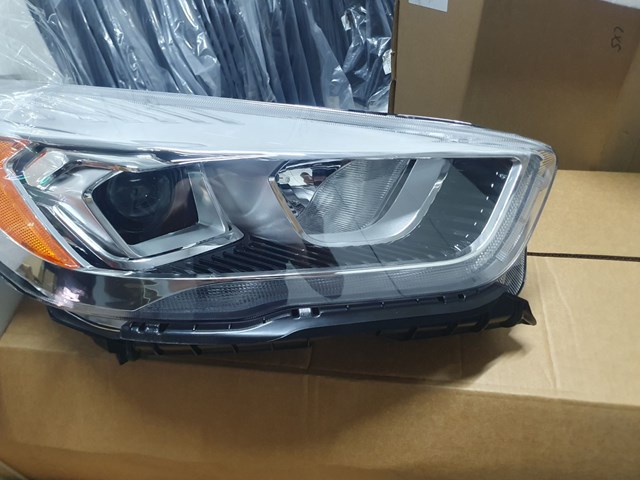 Reflektor prawy Signeda ZFD111149R cena, od 256,17 USD