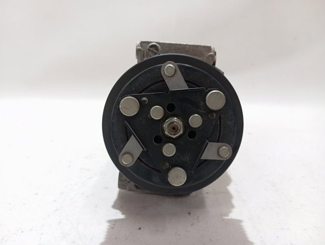 Sprężarka klimatyzacji Renault (RVI) 926002410R cena, od 251,98 USD