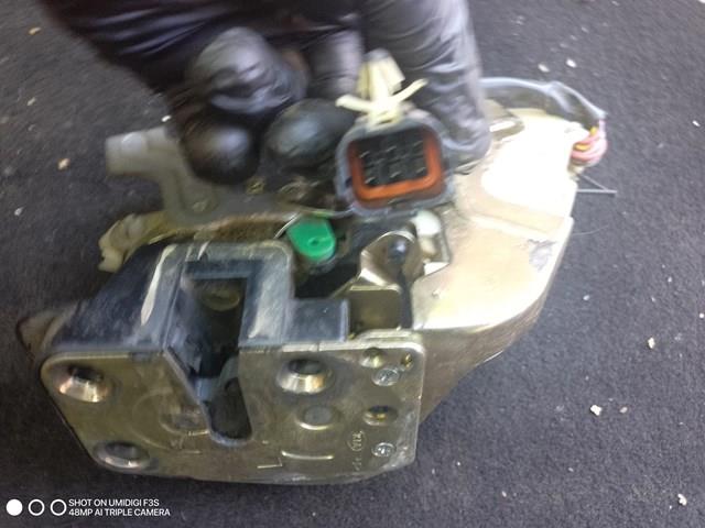 Zamek drzwi przednich lewych KIA Sorento I SUV (JC) (2002 - 2006) cena, od 104,27 USD