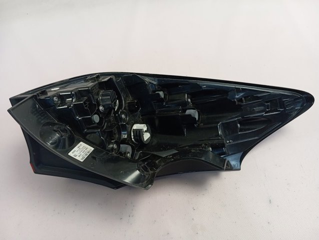 Do koszyka 815500DE20 Toyota Lampa zespolona tylna prawa zewnętrzna
