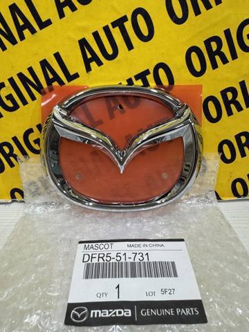 Emblemat na klapę bagaznika (znaczek firmowy) Mazda CX-30 