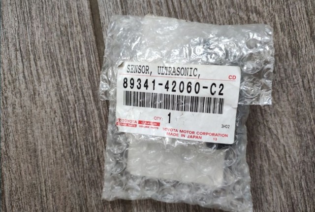 8934142060C2 Toyota Czujnik parkowania przedni boczny