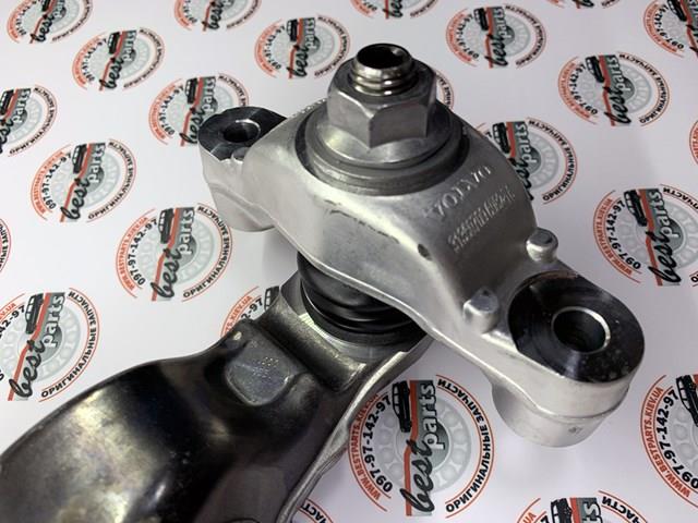 Wahacz zawieszenia przedniego dolny lewy 32381879 Volvo