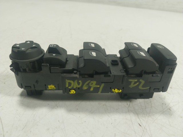 Panel przyciskowy sterowania podnośnikiem szyby przedni lewy Opel 98421760ZD
