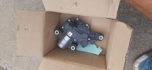 Silniczek wycieraczki tylnej szyby 287102467R Renault (RVI)