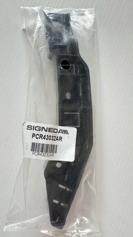 Wspornik zderzaka przedniego prawy Signeda PCR43032AR