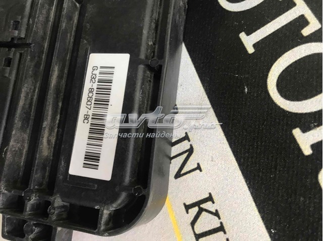 Dyfuzor chłodnicy, w komplecie z silnikiem i wirnikiem Land Rover LR099669