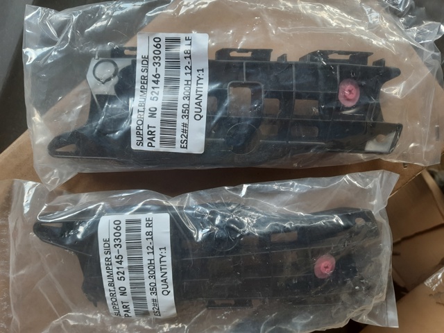 5214533060 Toyota Wspornik zderzaka przedniego prawy