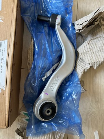 Wahacz zawieszenia przedniego dolny lewy BMW 31108865623 cena, od 227,08 USD
