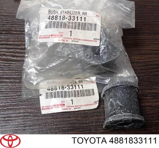 4881833111 Toyota Tuleja stabilizatora tylnego