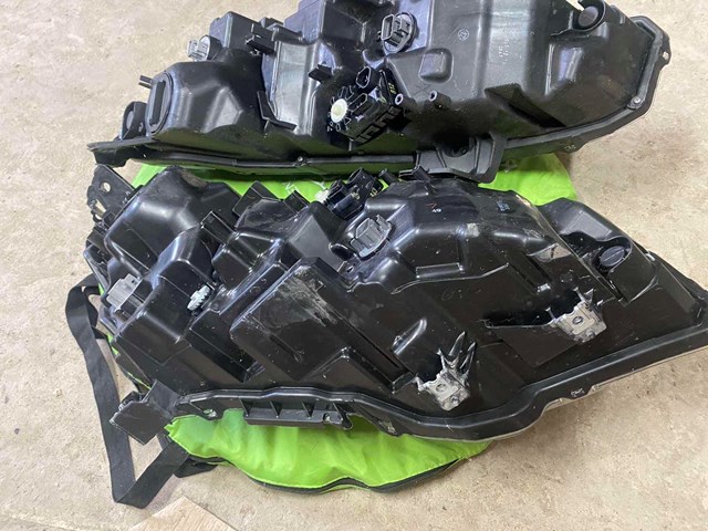 Reflektor prawy 33100TEDP11 Honda