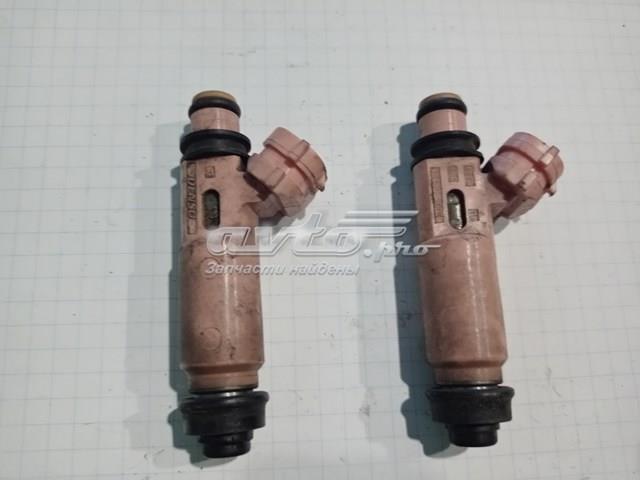 Wtryskiwacz paliwa Toyota 2325020030