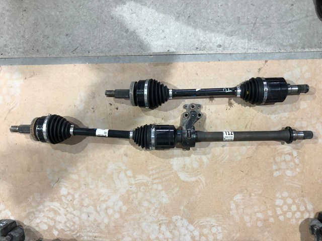Półoś napędowa przednia prawa 49501D7030 Hyundai/Kia