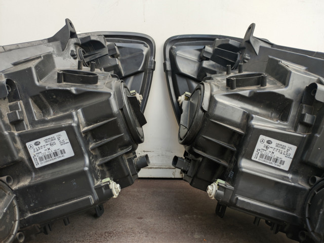 Reflektor prawy Mercedes A9068200661