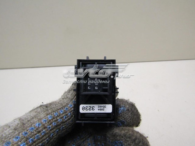 Do koszyka 20843230 Opel Przycisk elektromechanicznego hamulca postojowego (ręcznego)