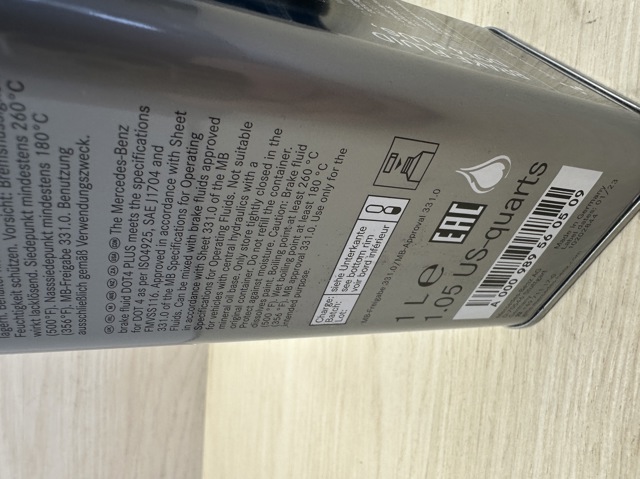 Płyn hamulcowy Mercedes A000989560509 cena, od 31,75 USD