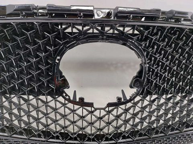 Atrapa chłodnicy Mazda KB8A50719A cena, od 41,65 USD