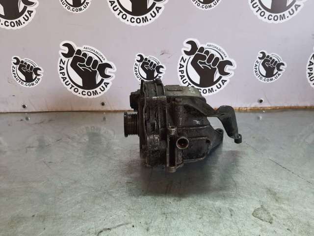 Wspornik alternatora Mercedes E 