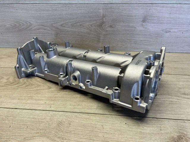 Obudowa wałka rozrządu do Opel Astra J Sports Tourer 35