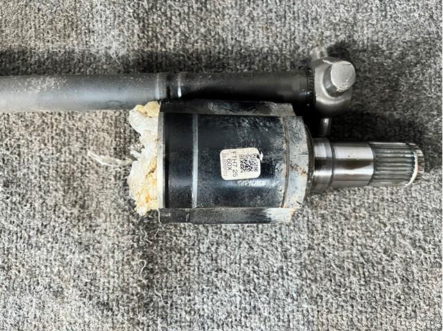 FTH72560X Mazda Półoś napędowa przednia lewa
