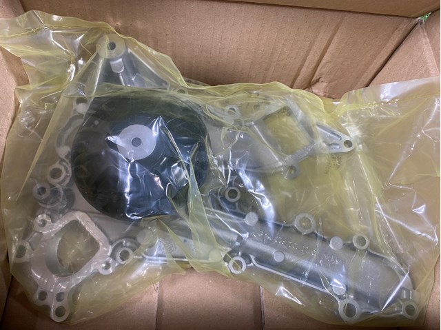 Pompa chłodząca wodna Mercedes A2762010701 cena, od 116,23 USD
