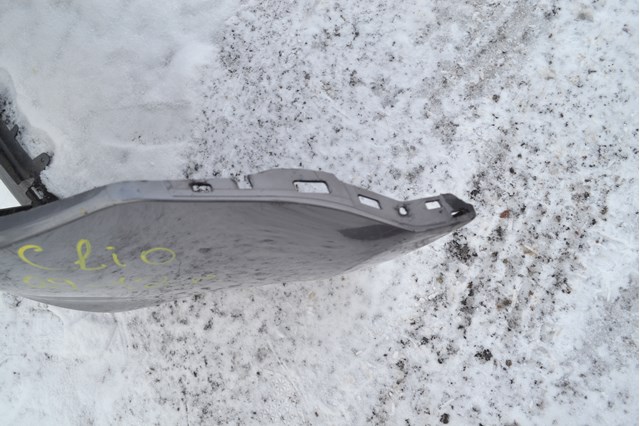 Do koszyka 8200799930 Renault (RVI) Zderzak przedni