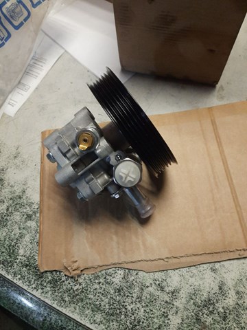Q0970489 Q-fix Pompa wspomagania hydraulicznego kierownicy