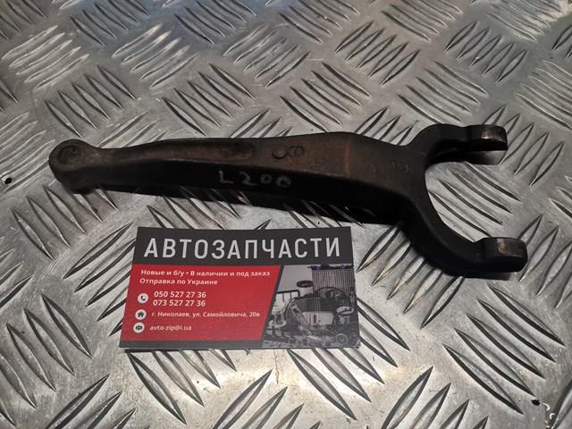 Widełki sprzęgła Mitsubishi MD703275