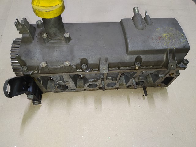 Głowica cylindrów 7711497425 Renault (RVI)