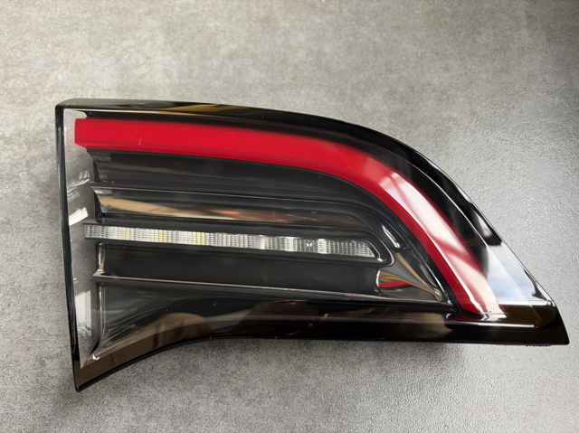 Do koszyka 150208800B Tesla Lampa zespolona tylna lewa wewnętrzna