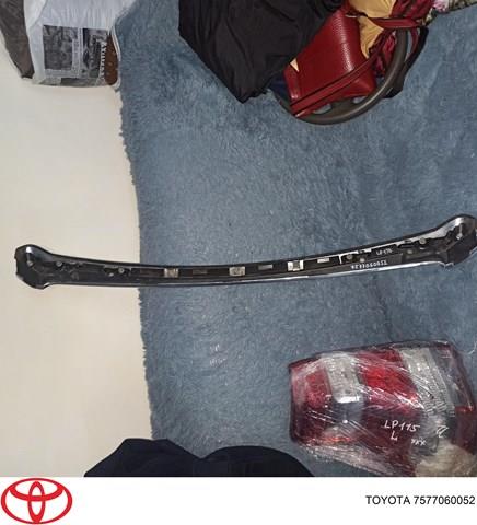 Listwa ochronna maski Toyota 7577060052 cena, od 745,74 USD