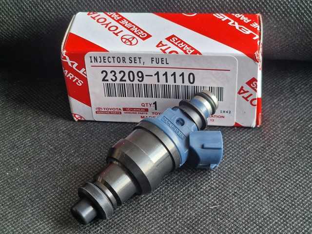 Do koszyka Wtryskiwacz paliwa Toyota Corolla  