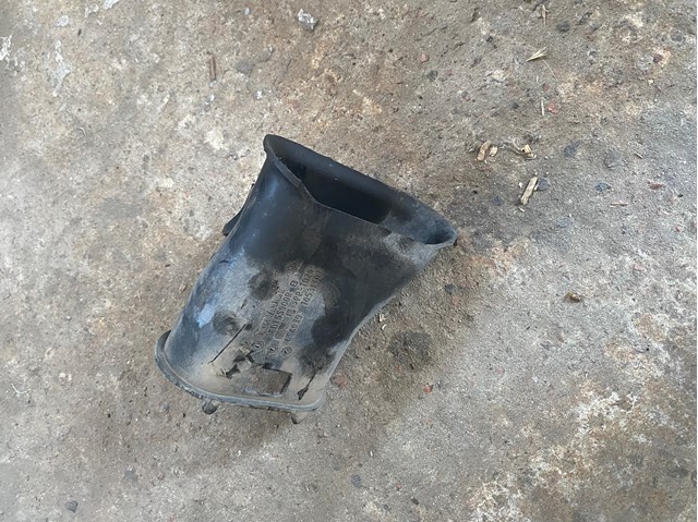  Wlot powietrza do filtra powietrza Dacia Duster 