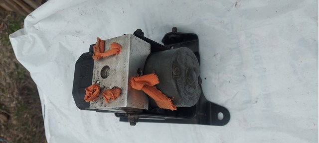Sterownik ABS  hydrauliczny Nissan Terrano II