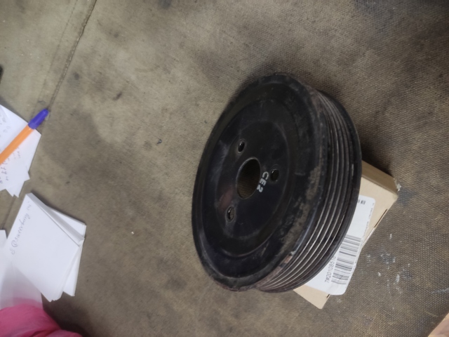 Koło pasowe pompy wodnej do Hyundai Sonata V NF