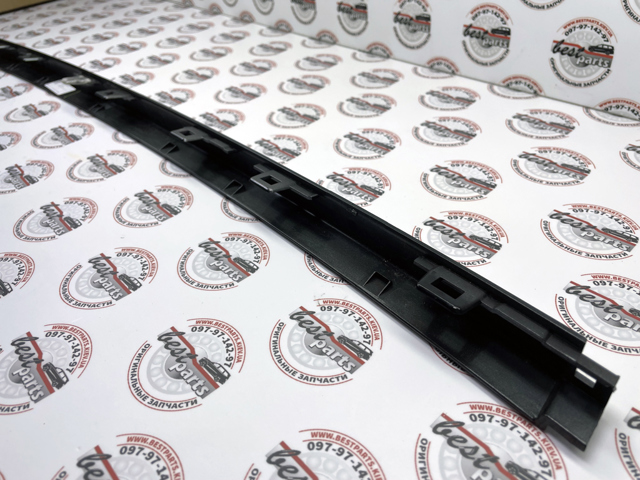 Listwa ochronna zderzaka przedniego lewa LR098541 Land Rover