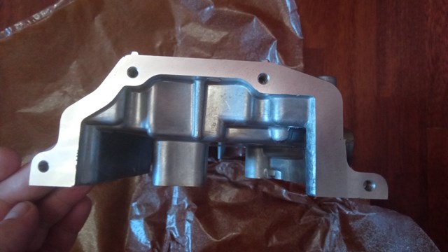 Pompa oleju 1350053Y00 Nissan/Infiniti