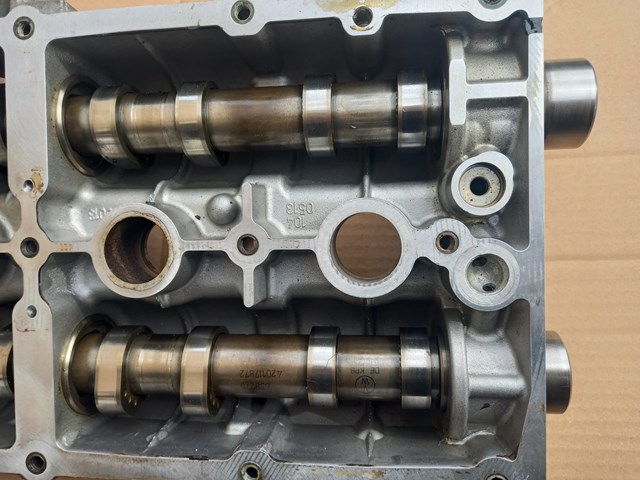 Do koszyka 03C103475CD VAG Pokrywa zaworowa