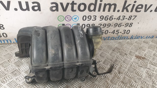 Kolektor ssący Toyota Avensis III