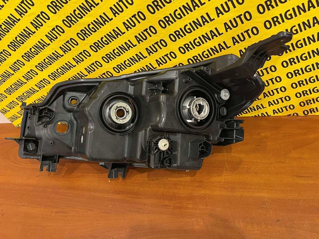 Reflektor prawy 3512054P00000 Suzuki