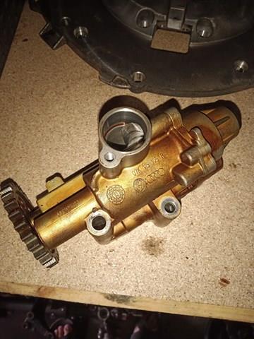 Pompa oleju 07K115105R VAG