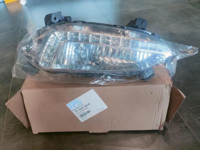 Lampa przeciwmgielna lewa FPS FP3237H5P cena, od 117,83 USD