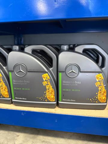 Olej do silnika 000989330913ABDE Mercedes