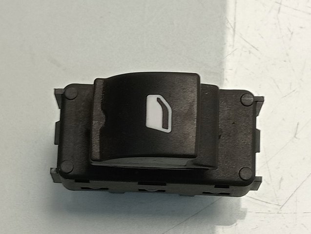Włącznik przyciskowy podnośnika szyby przedni prawy Peugeot/Citroen 98016307ZD cena, od 37,46 USD