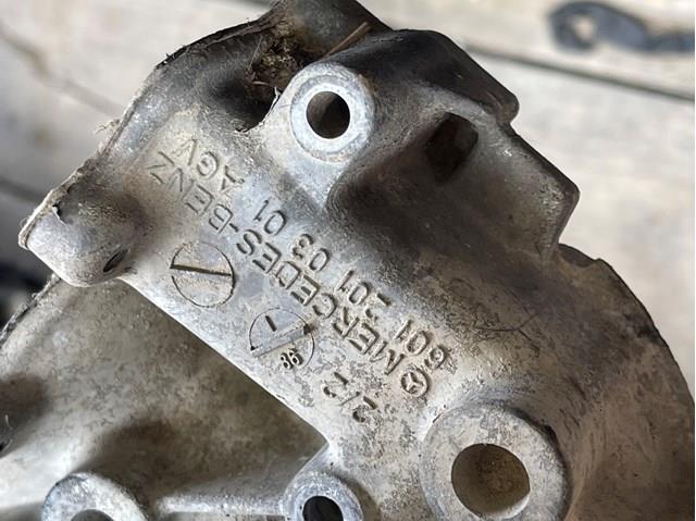 Obudowa termostatu Mercedes E 