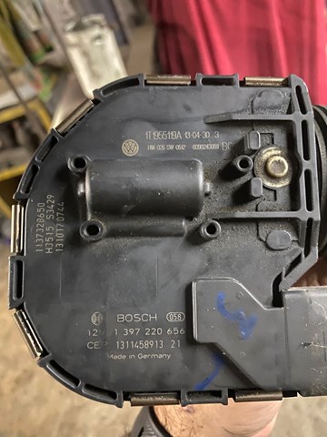 Silniczek wycieraczki szyby przedniej VAG 1T1955119A cena, od 143,88 USD